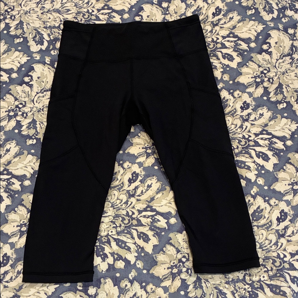 Lulu Lemon Crop 15’’ High Rise Black Leggings